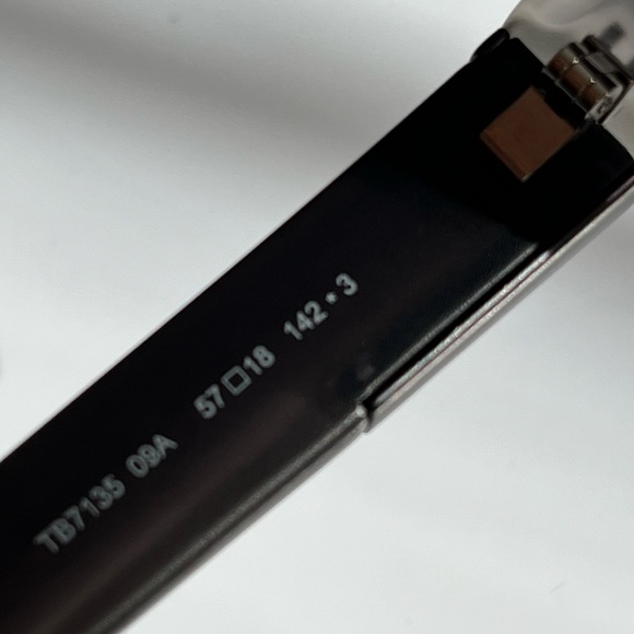 COPY - Men’s Timberland Matte Gray Plastic Rectangle Sunglasses 🕶️ - Picture 11 of 13